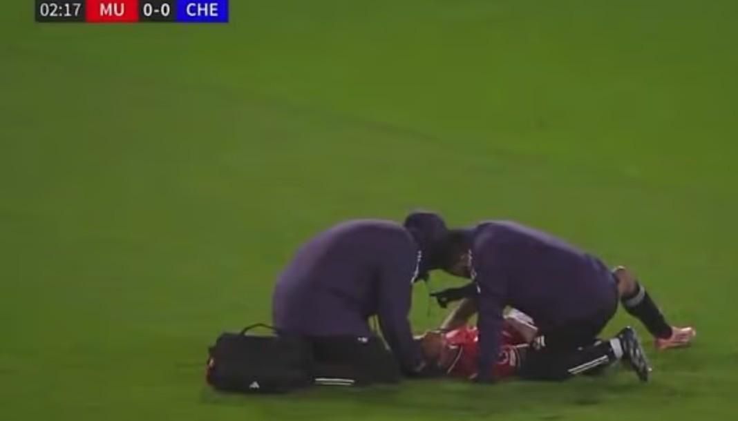 领取彩金-卡里克观战青训比赛，奥比-马丁、U21队长阿尔乔弗里先后受伤